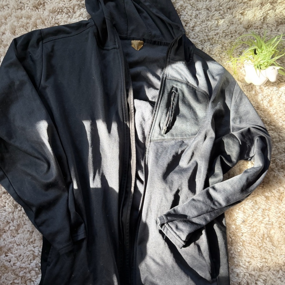 Great Northwest Clothing Company Black Hooded Jacket - Picture 3 of 4